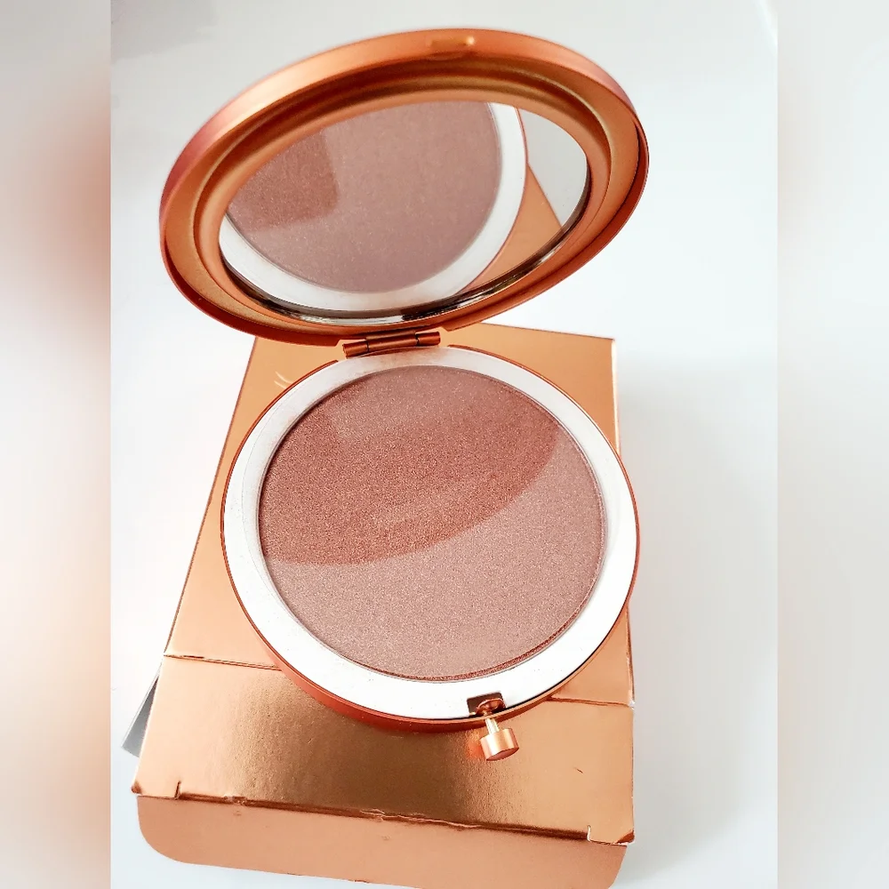 STORYBOOK Cosmetic Revolution World Of Hunger Games Pressed Powder Compact NIP